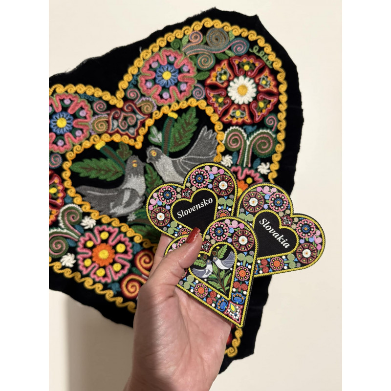 Drevená magnetka srdiečko