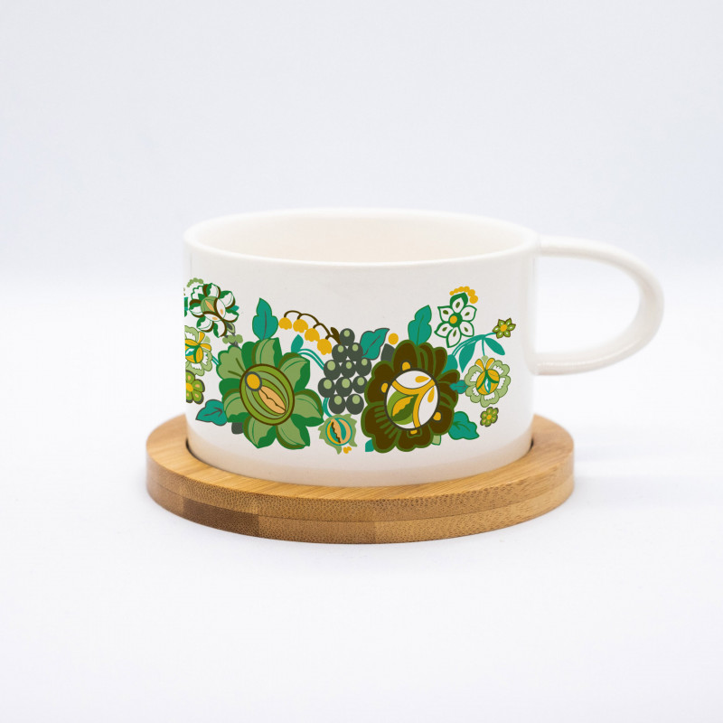 Espresso šálka s drevenou podšálkou